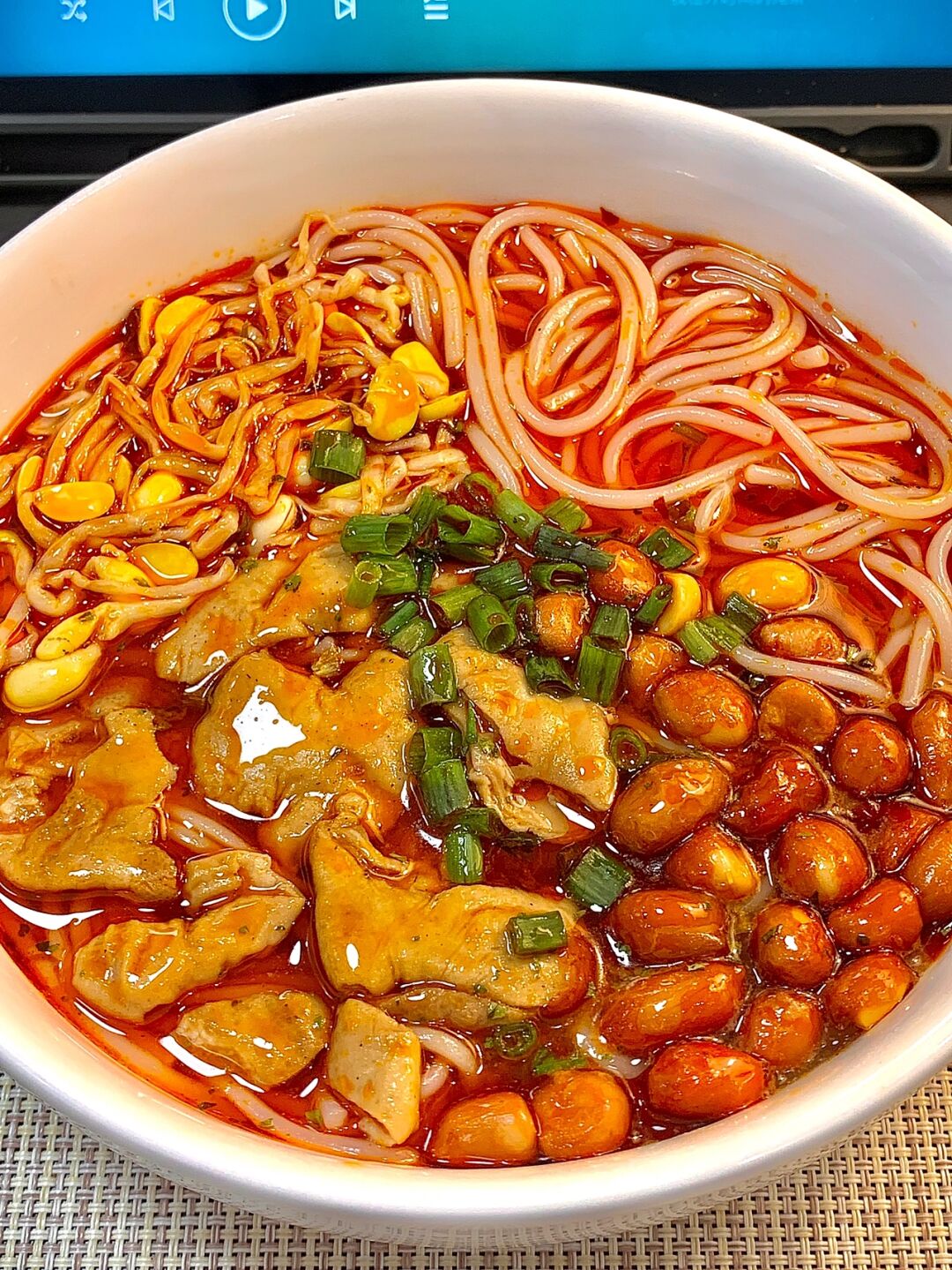 破防了,家人们一定要试试这个肥肠粉