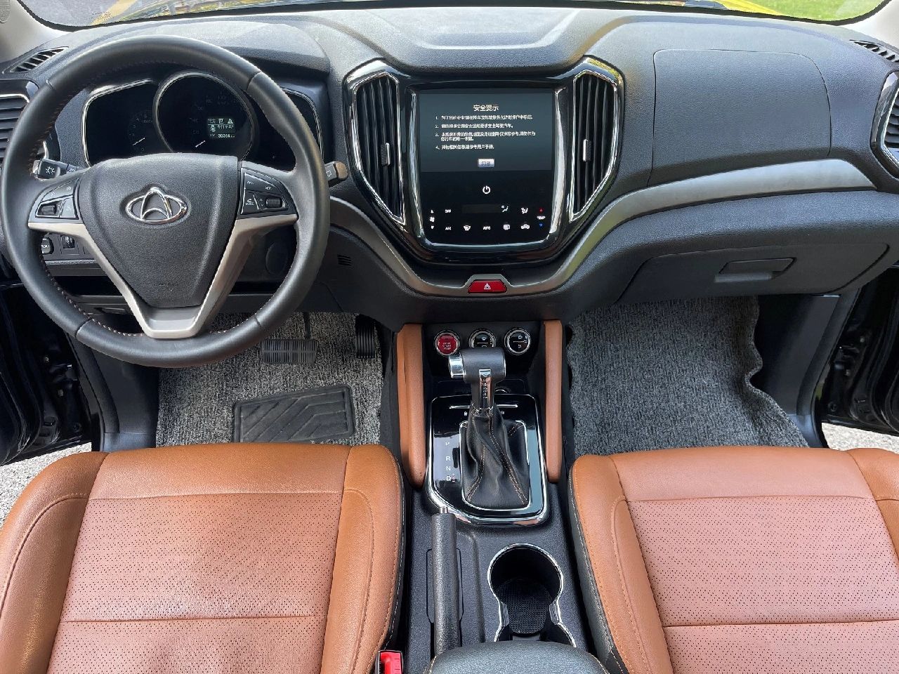 长安欧尚cx70 七座自动挡 长安欧尚cx70,7座  自动挡 车型:越野车