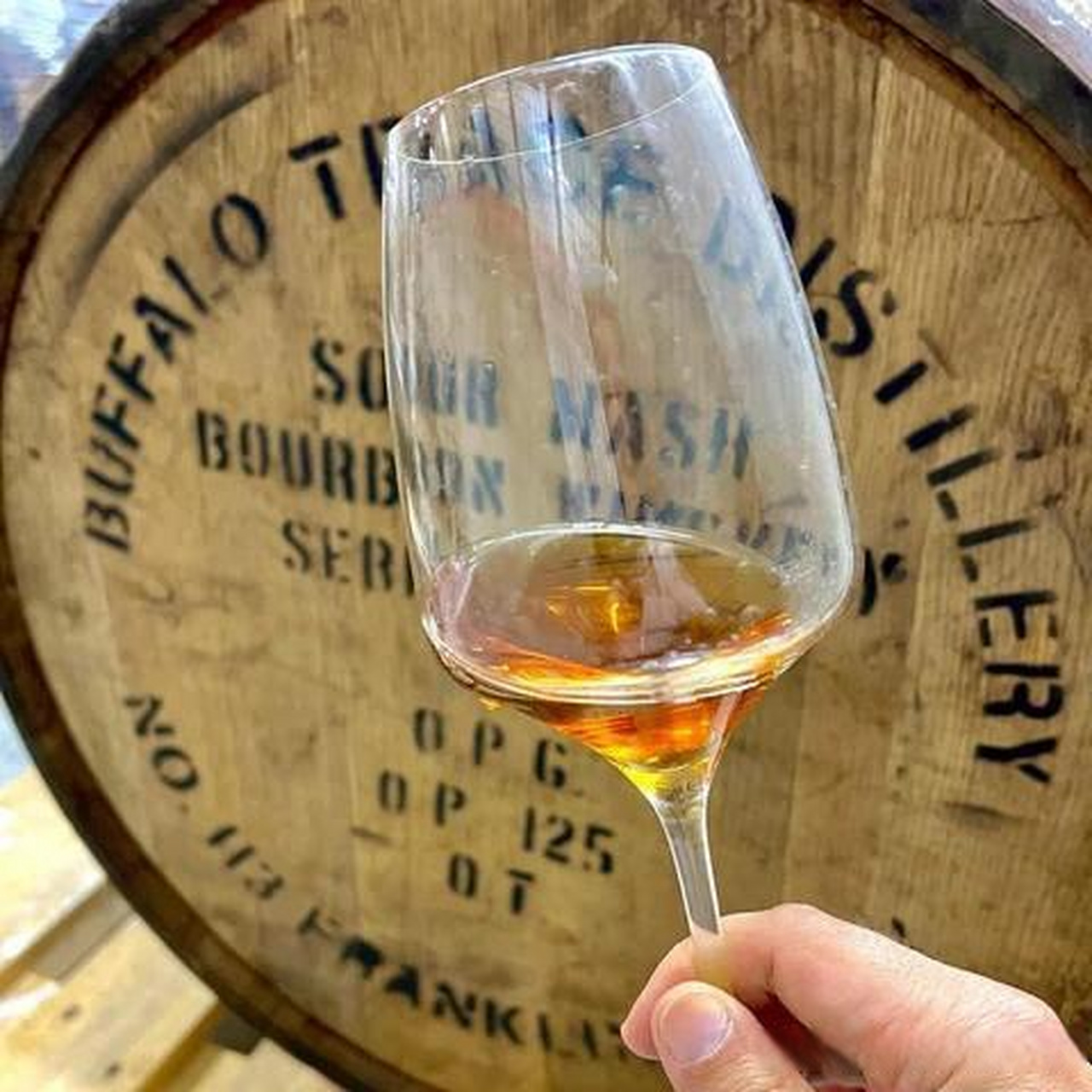 新加坡狮牌啤酒与美国水牛足迹酒厂合作推出波本桶陈啤酒  新加坡狮牌