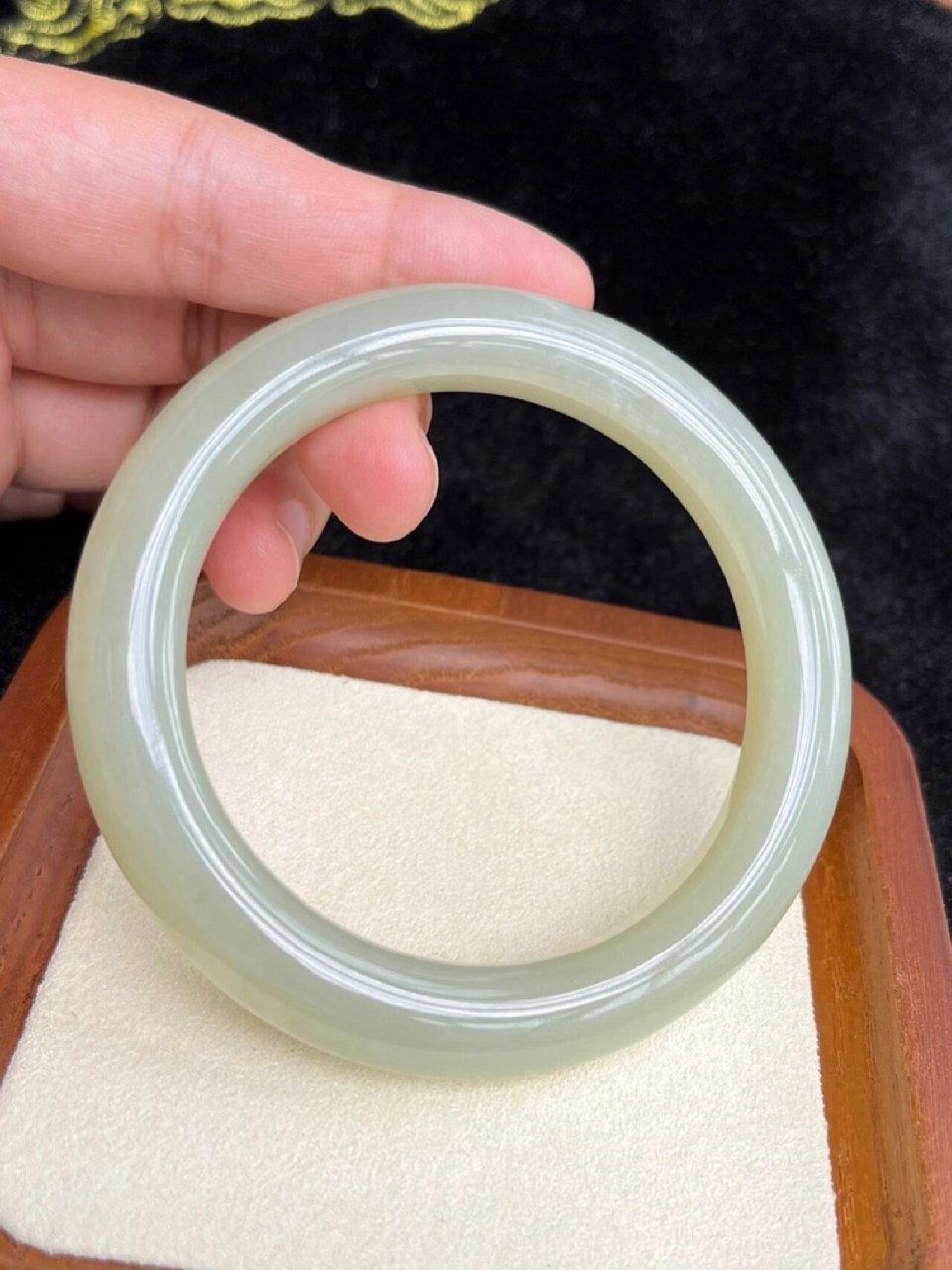 和田玉青海料晴水手镯 和田玉青海料晴水手镯 圈口55×11.