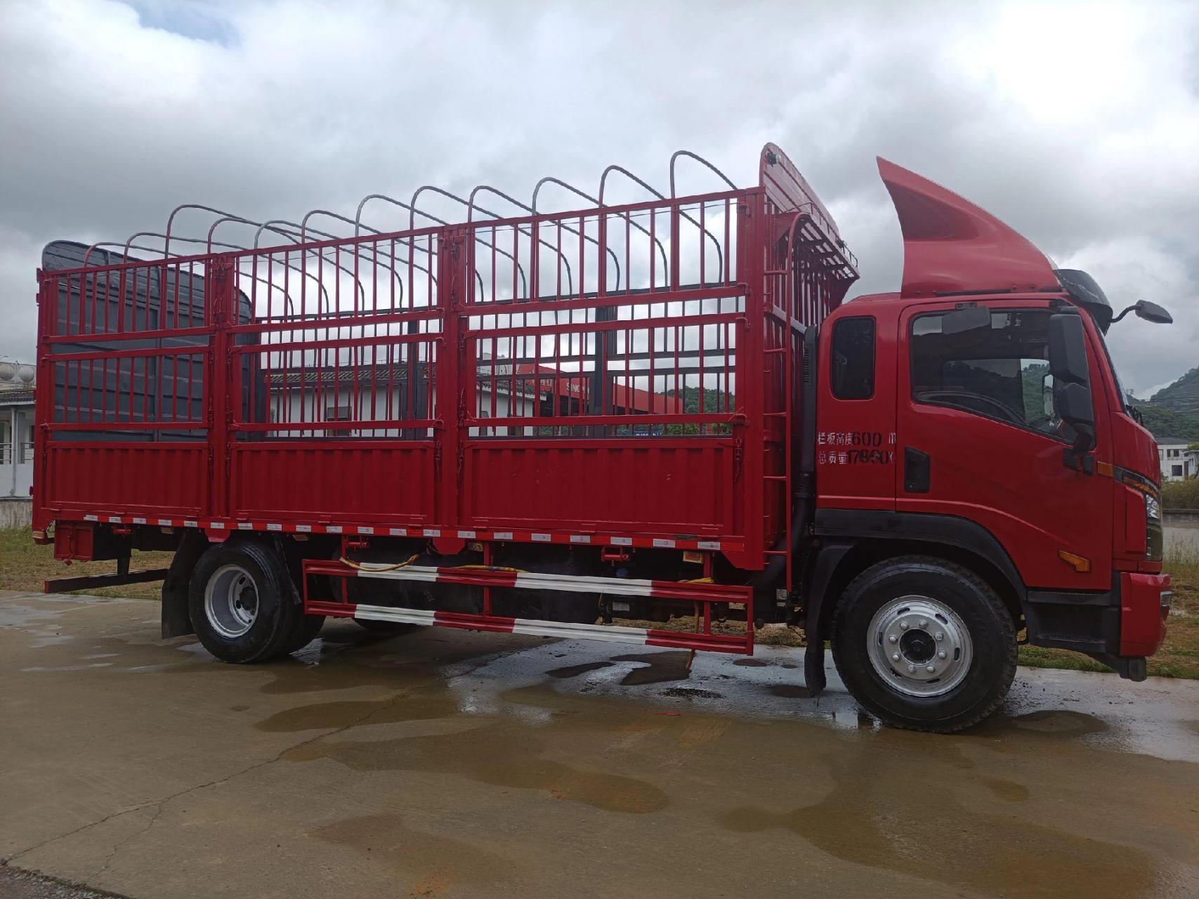 8米大运祥龙,四缸,220马力,三年刚审车含一年费用,拉水果蔬菜,稻谷草