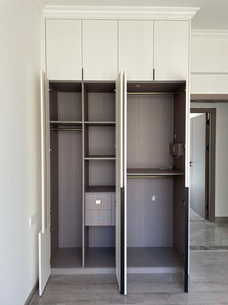 千年舟主卧平开门衣柜拉直器长拉手 项目地址:奥林匹