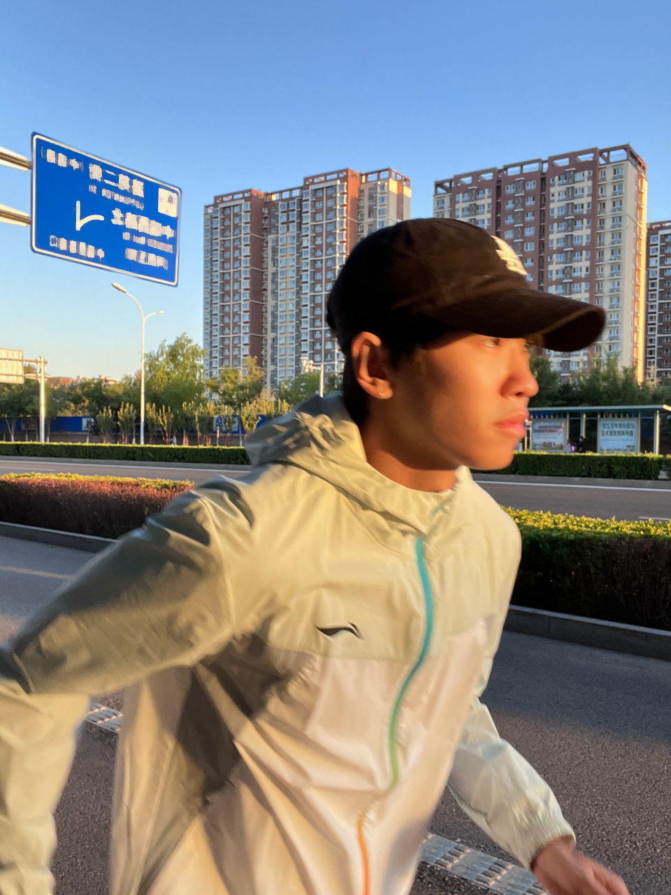 陈天明# 穿这一身那不得跑跑