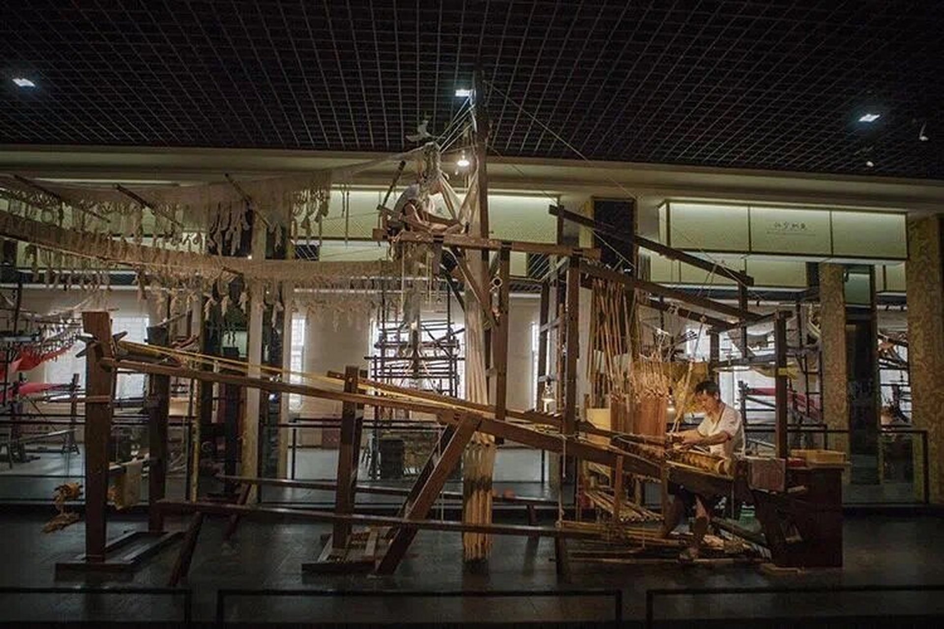 中国面料 || 云锦 云锦 以其美如云霞而得此名,云锦和四川蜀锦,苏州