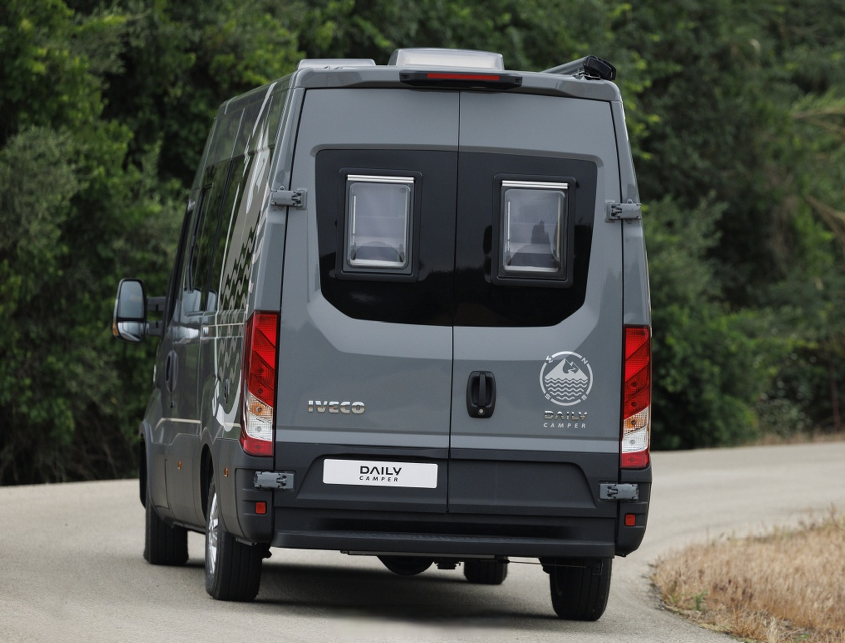 2023款欧版依维柯daily房车,没四驱加持的daily瞬间散去了不少魅力.