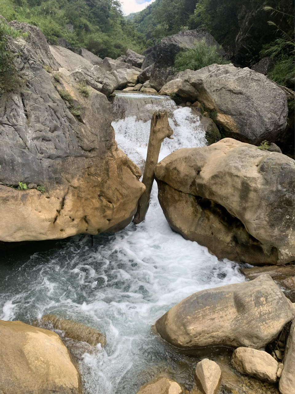 周末又分享一个玩水溯溪,玩水,游泳,徒步的好地方蛤蚌河!