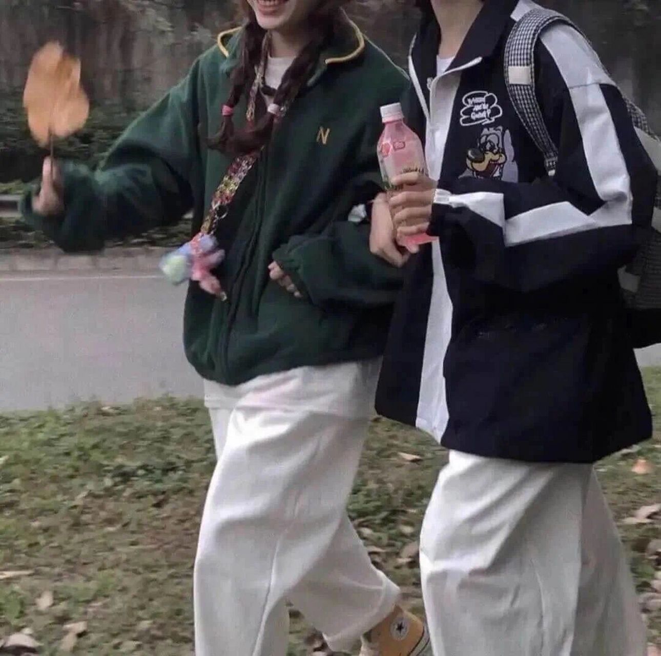 闺蜜头像丨真人丨一人一半 温柔的暖色调晚霞色 蛮适合跟同桌一起用的