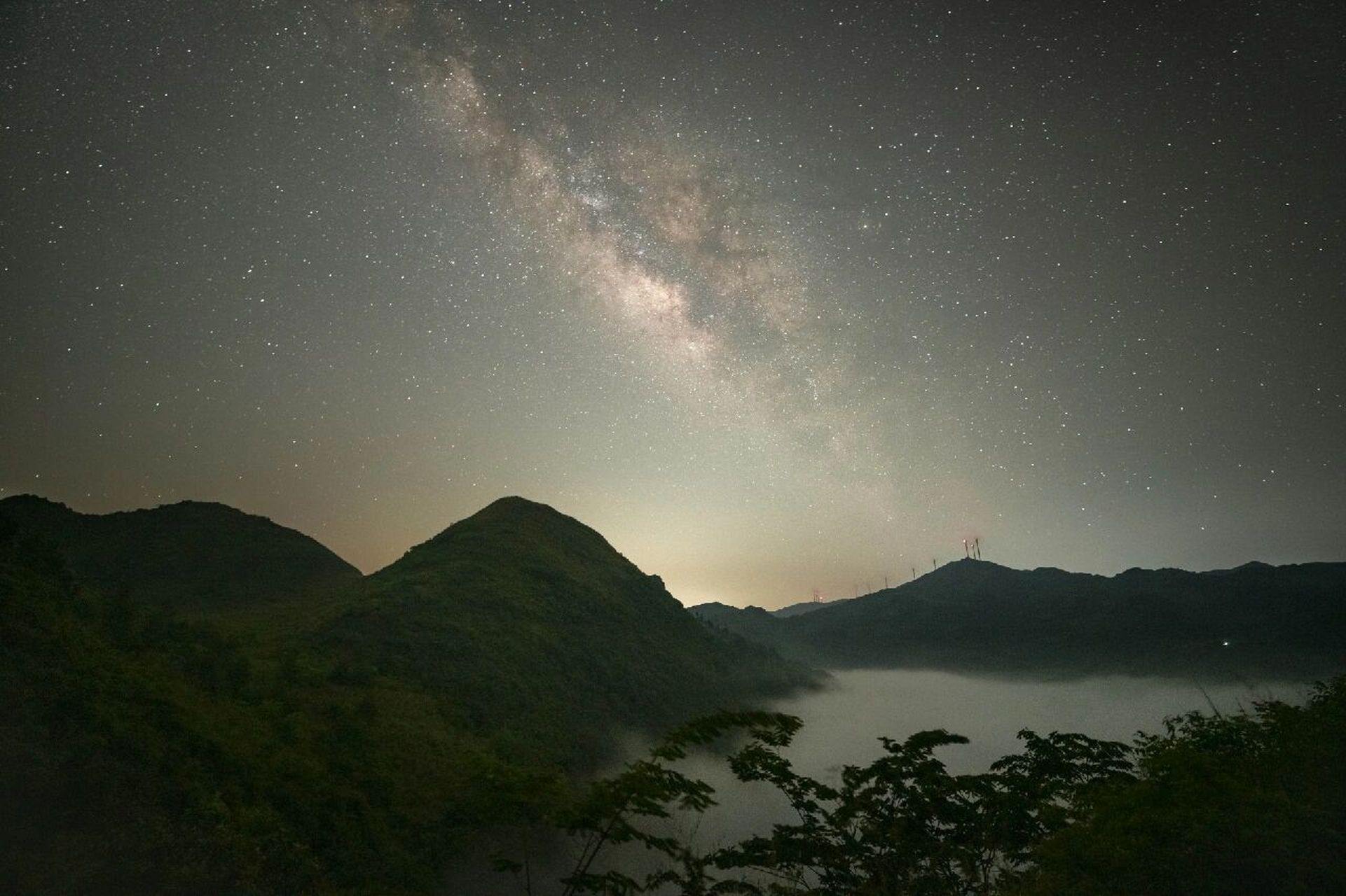 广东神山,冈仁波齐之靘雾山 在广东的清远市阳山县杜步镇,有一片神奇
