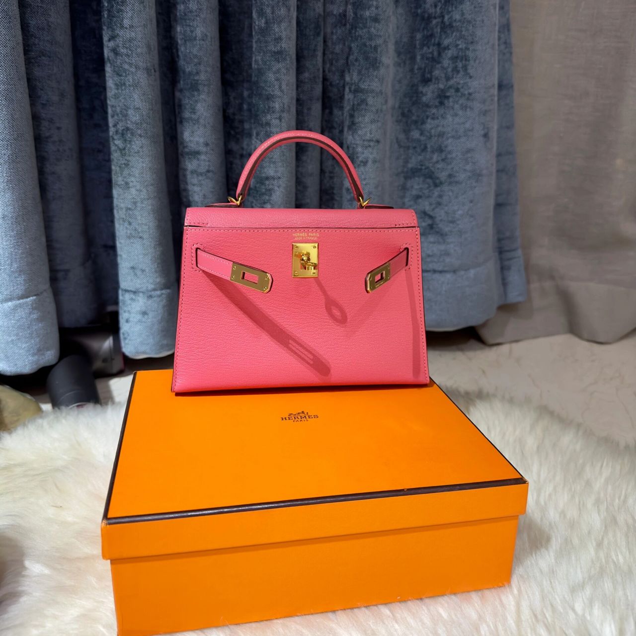 年纪大了真的会喜欢粉色之mini kelly二代 8w唇膏粉,温温柔柔饱和度又