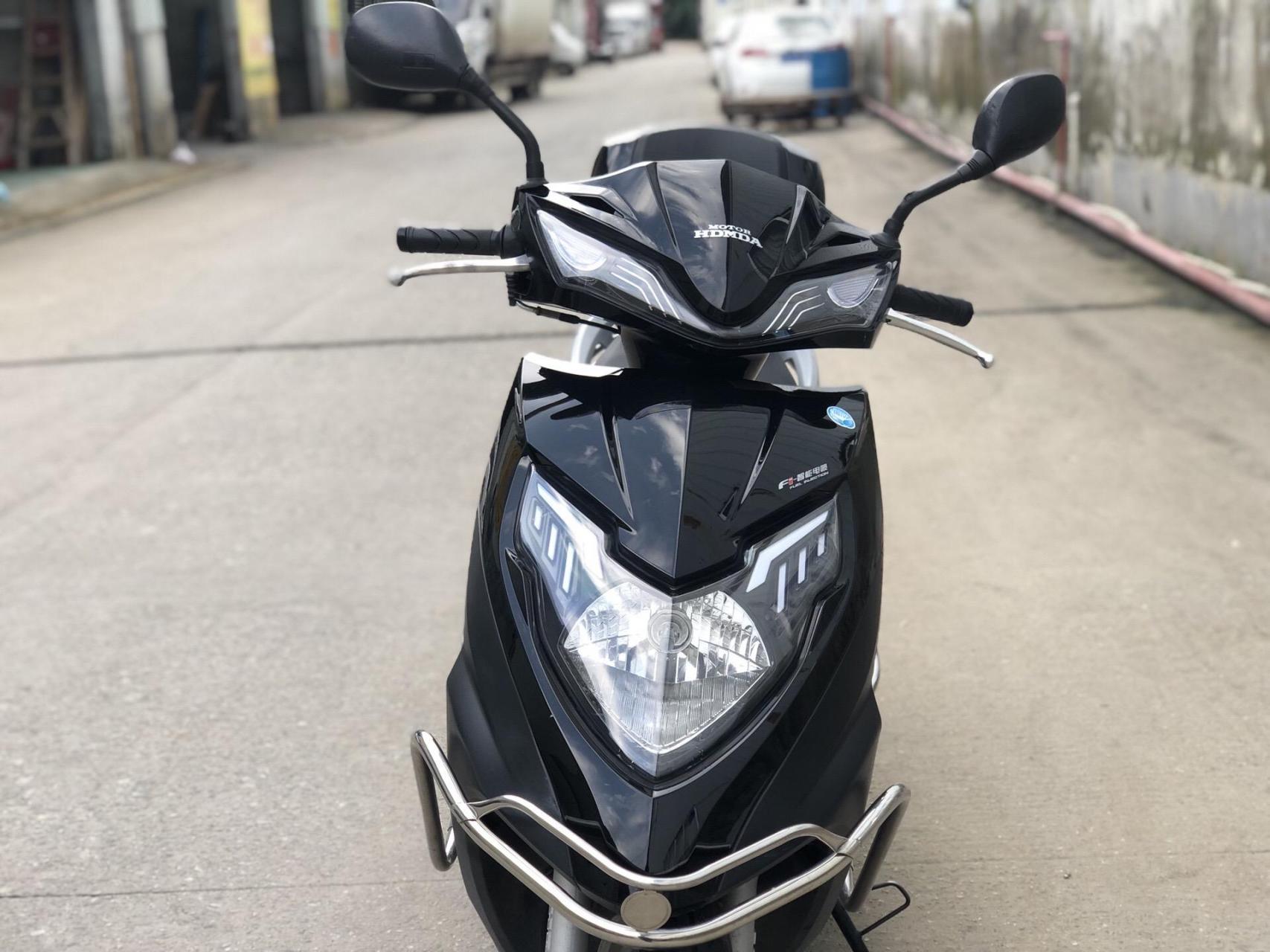 豪达125女装摩托车.先进科技. 优质电喷. 机头相当有力.好开省油.