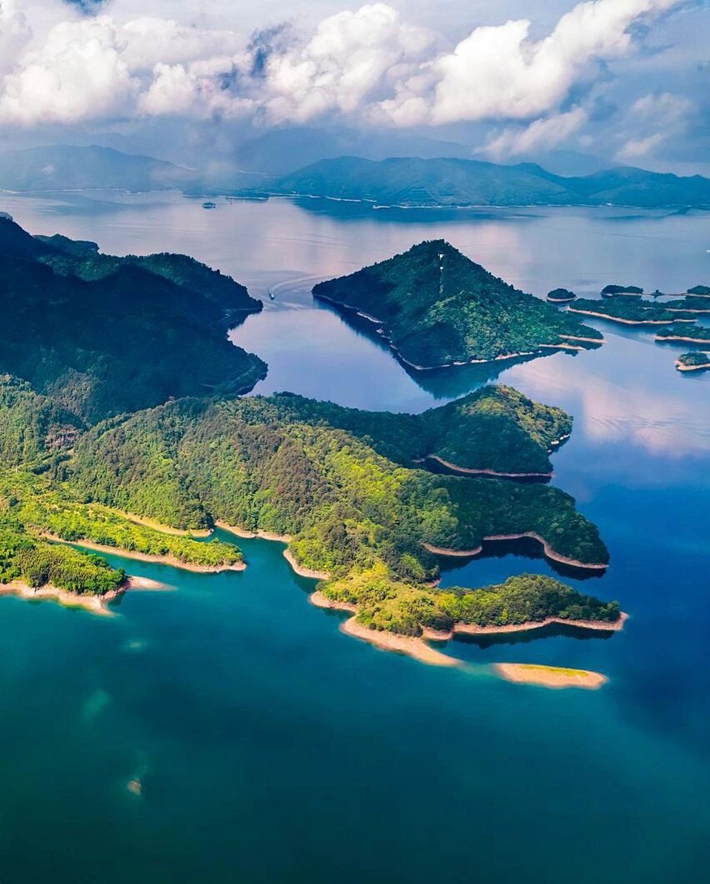 千岛湖 72今天就为大家详细的介绍一下 72千岛湖旅游攻略 从杭州