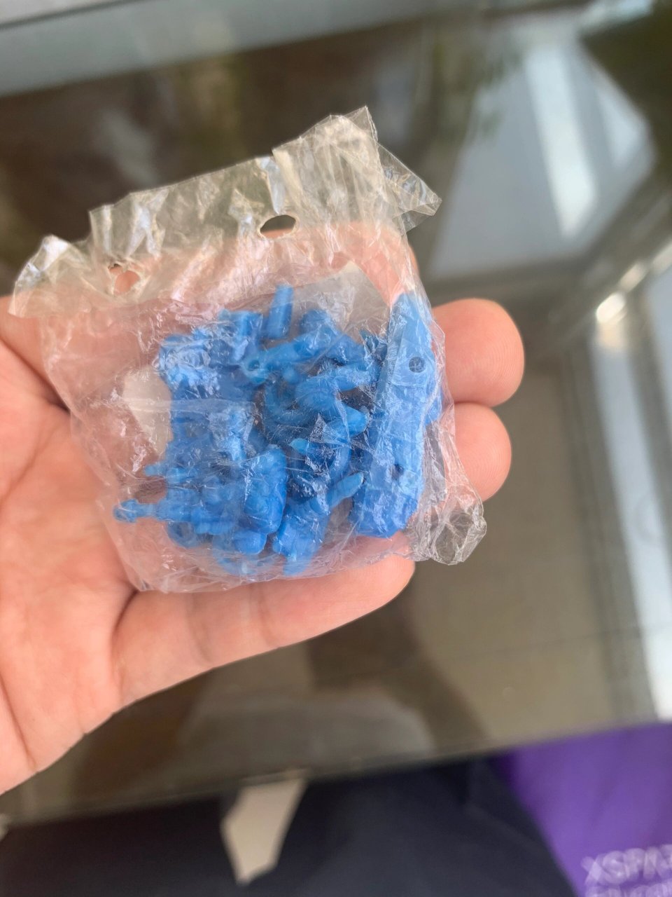 康康饼 好吃也好玩 每周都会买 就是为了里面不同的玩具 康康蔬菜饼的