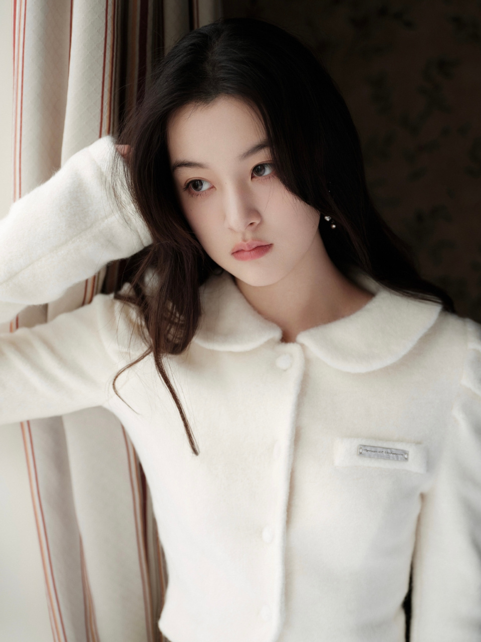 十八岁的顾语涵,长发白裙,纯美写真图集