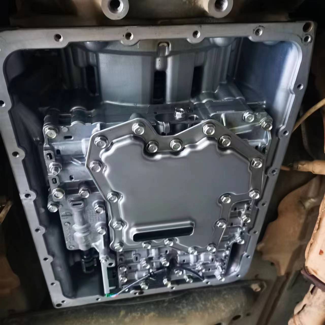 英菲尼迪q50s更换原厂变速箱阀体总