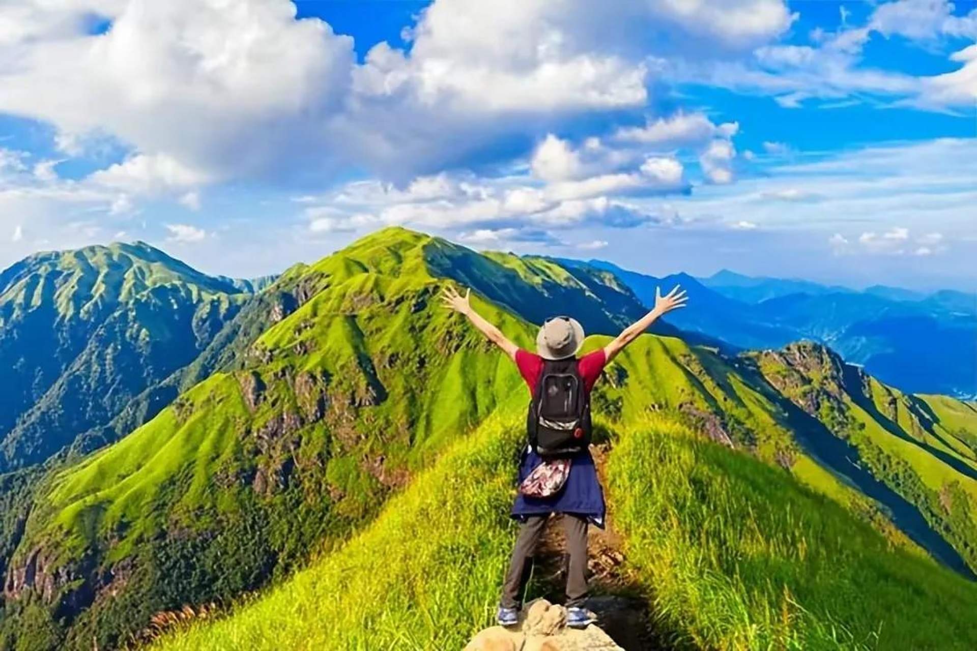 在漫长的人生旅途中,我们每个人都是旅行者,有着自己的一段旅程.