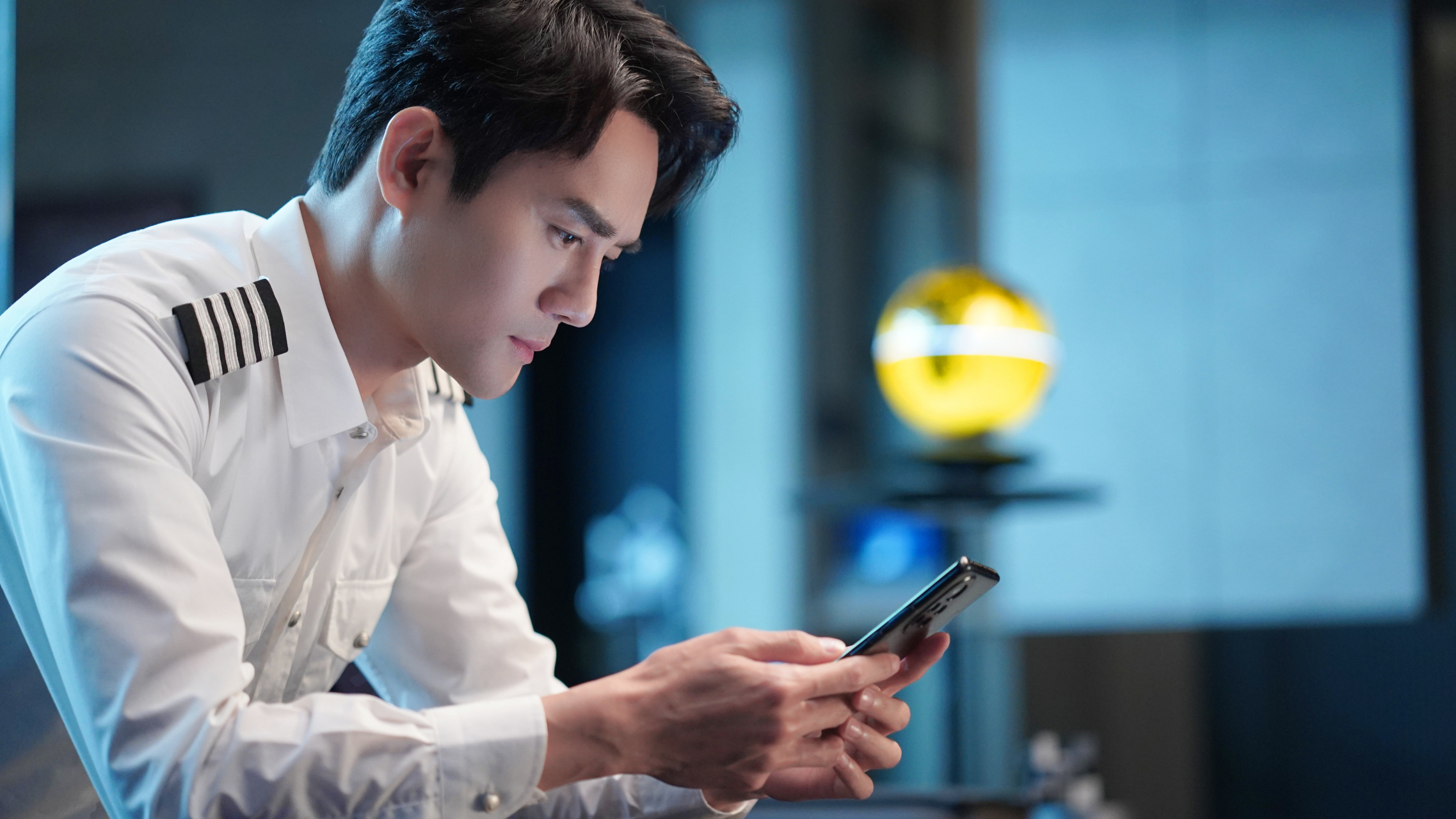 王凯##王凯向风而行# 今日高清顾南亭送上,想念每一天的顾机长