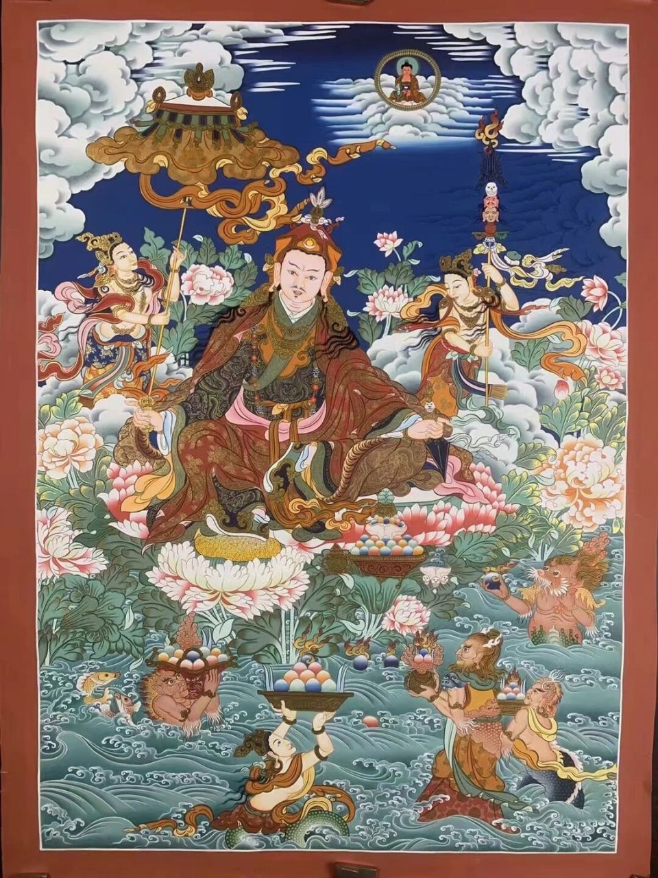 唐卡 莲花生大士 尺寸80x60cm左右,整幅唐卡为纯金纯矿绘制,色彩晕染