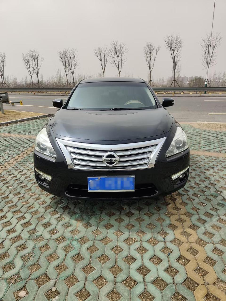 转让13年改款日产天籁.