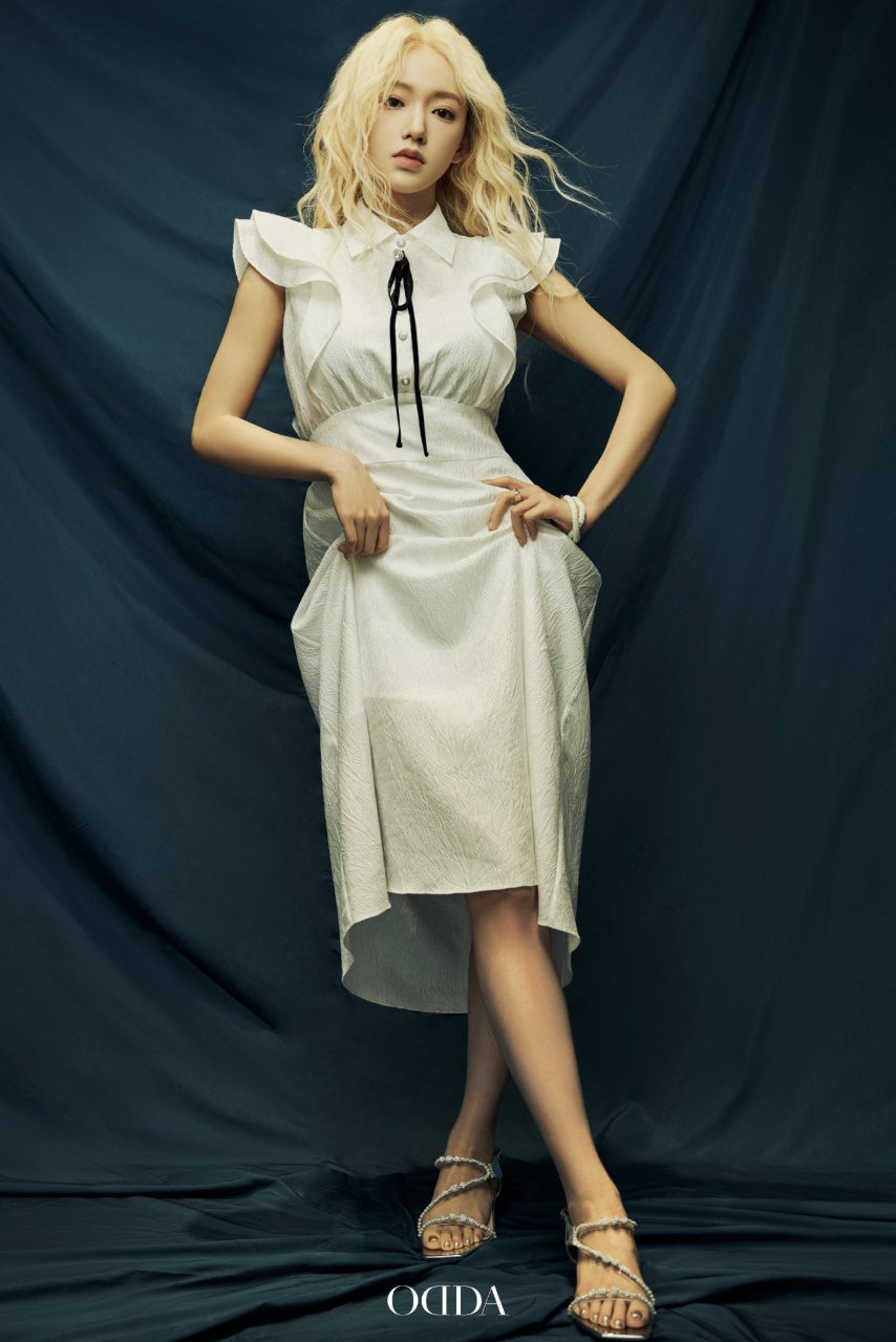 程潇金发复古大片