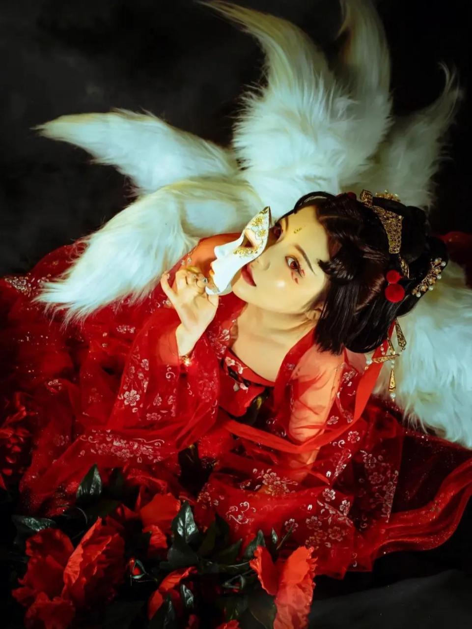 妲己是中国古代历史上著名的美女和政治人物之一,她是商朝末年的一位