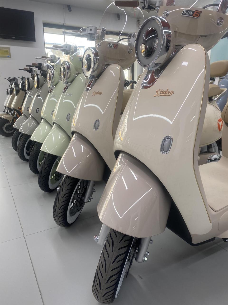 雅迪冠能系列 雅迪电动车 这个夏天更适合 你来了吗