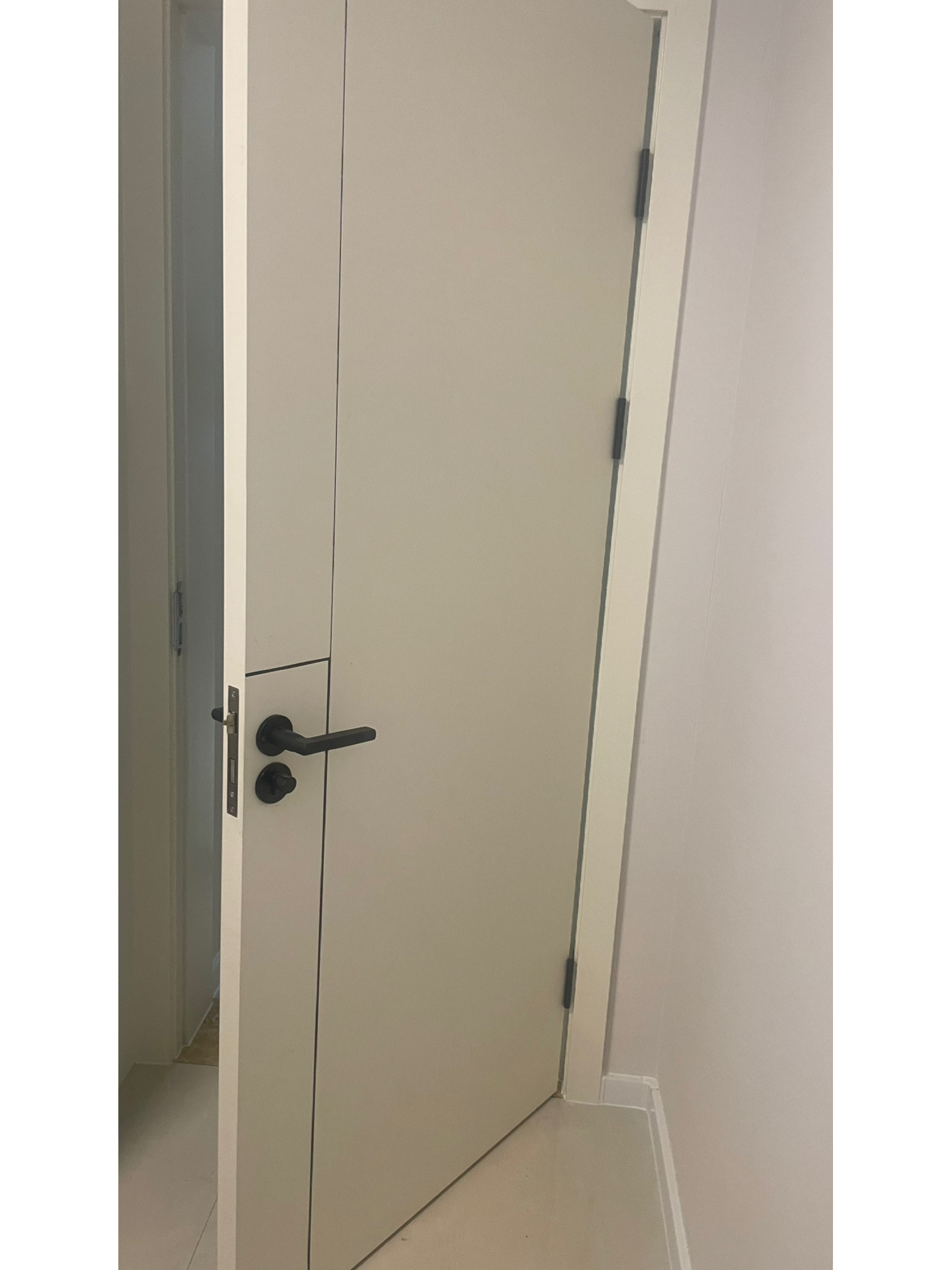 暖白不就是象牙白吗,卖门的说暖白比象牙白