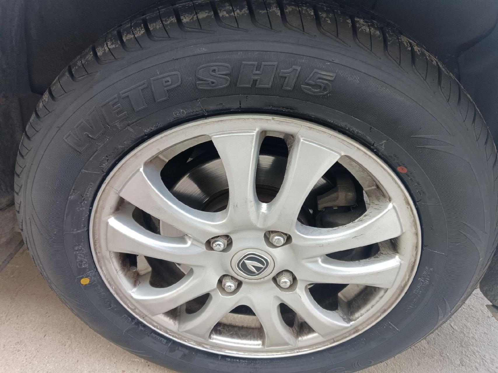长安悦翔v3更换赛轮轮胎175-65-14三条,完美上车.