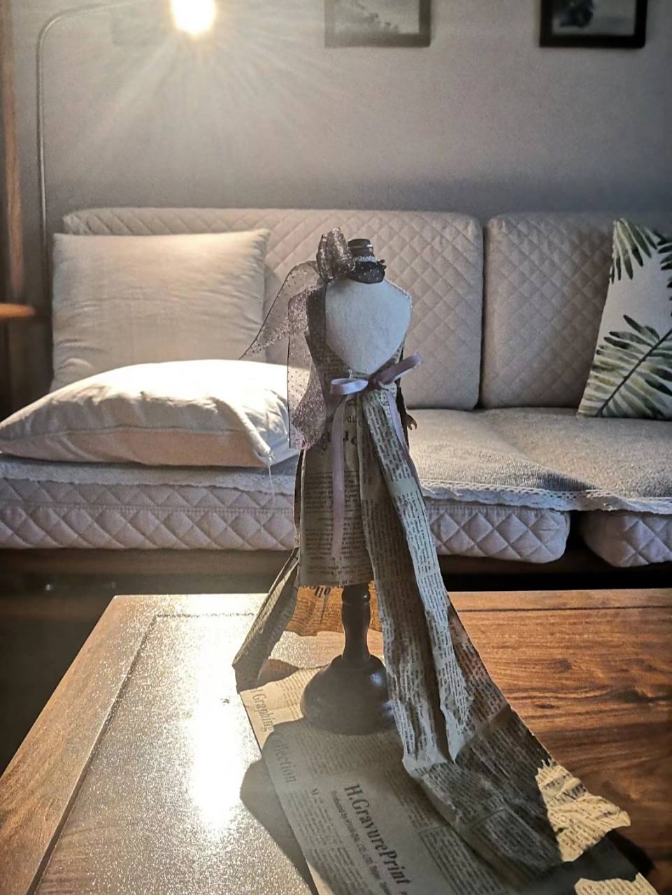 自己用报纸做的衣服,自己设计的,勿喷