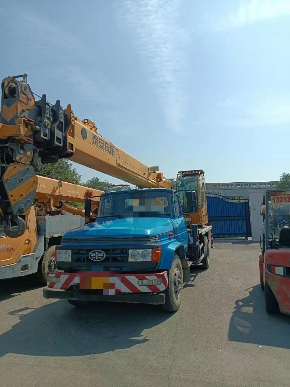 9341 天津 16万 16年东岳国四8吨吊车,4节臂,个人一手车!