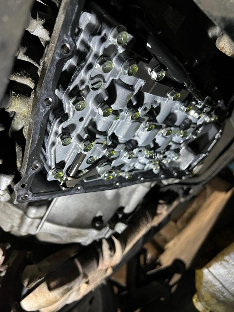 日产尼桑天籁公爵更换变速箱油.