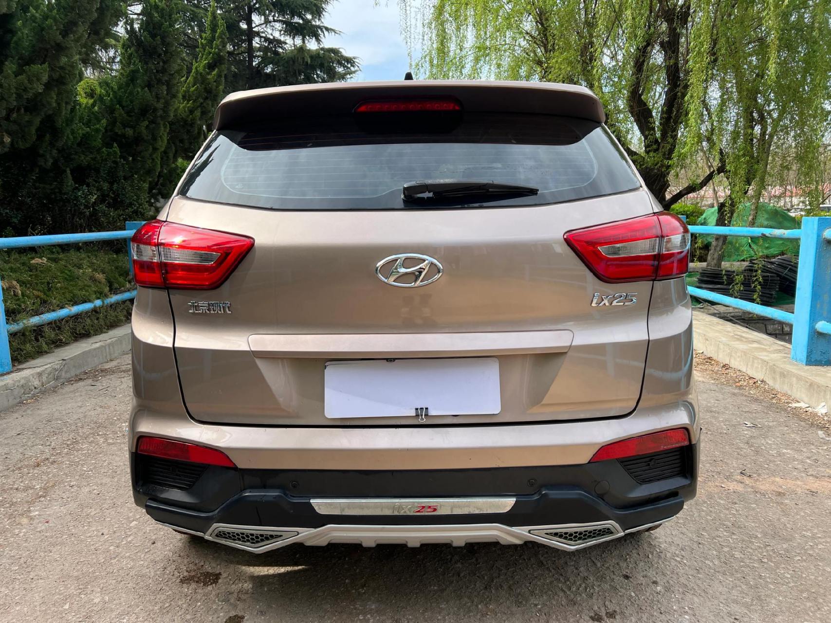 新到15款15年现代ix25自动尊贵一键启动全景天窗真皮座椅,多功能方向