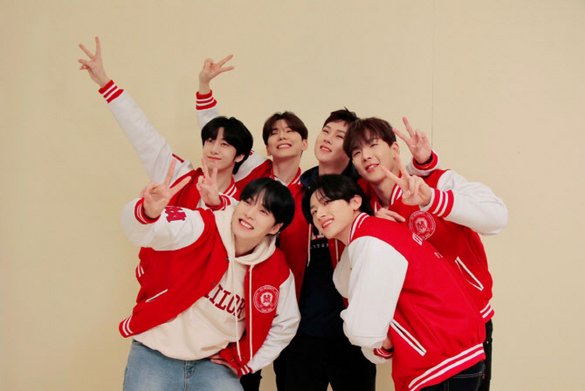 据韩媒,#monstax五名成员续约# ,任昌均结束合约后将离开所属公司