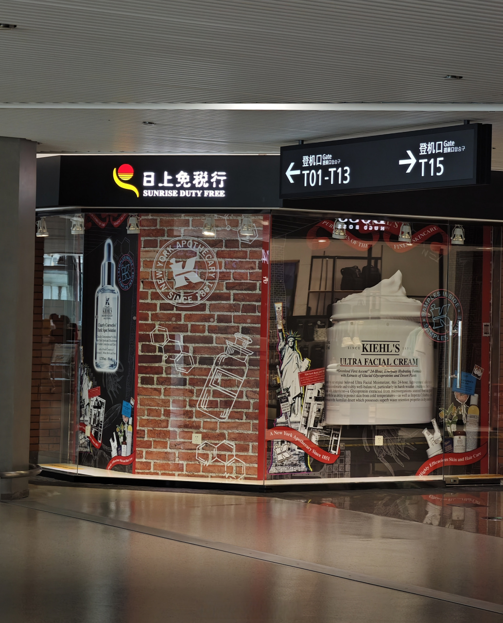 围观了两场在checkin阶段,两组上海大龄旅客的插队,目瞪口呆.