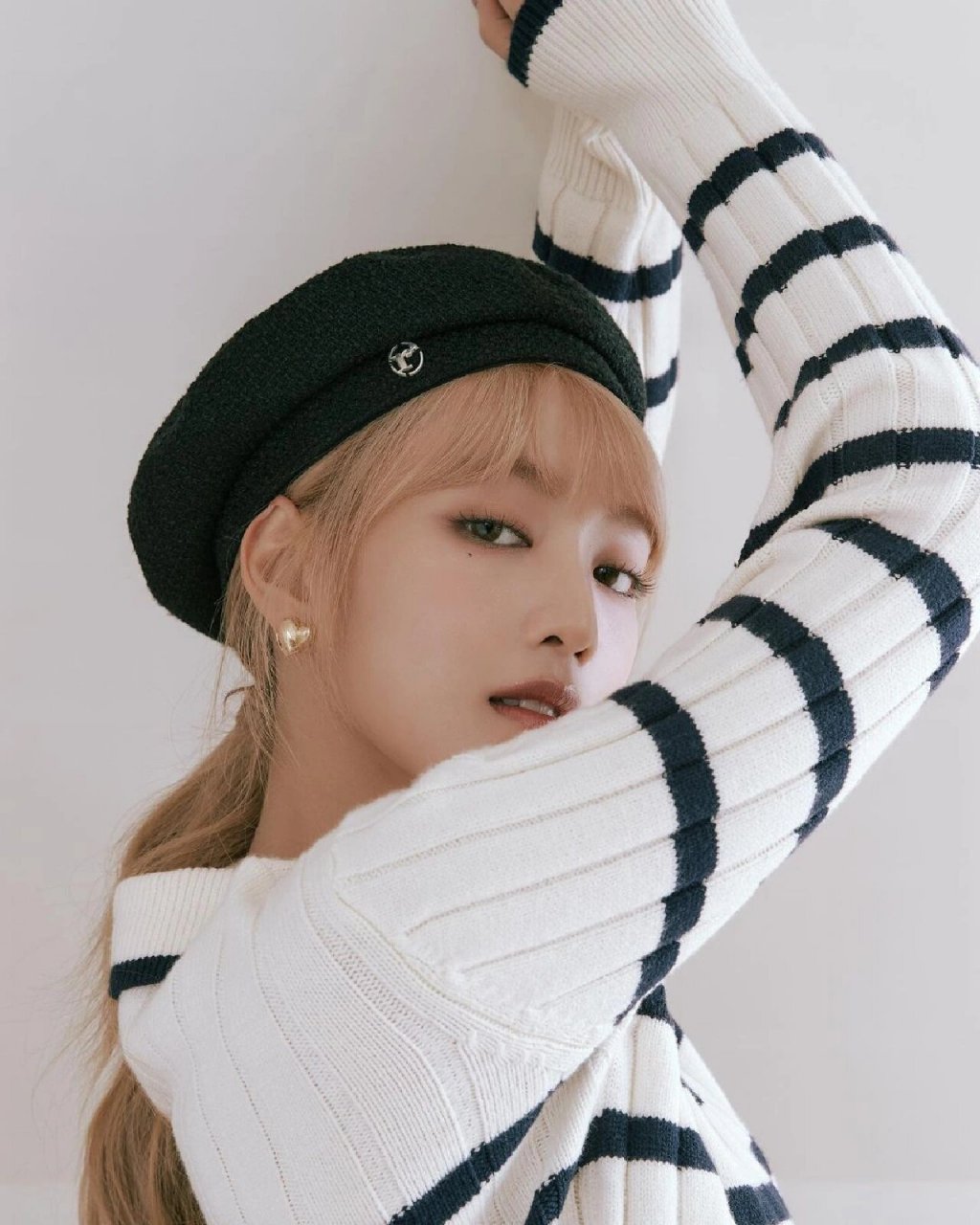 gidle金米妮|小颗粒这组照片好温柔啊 台上台下反差感