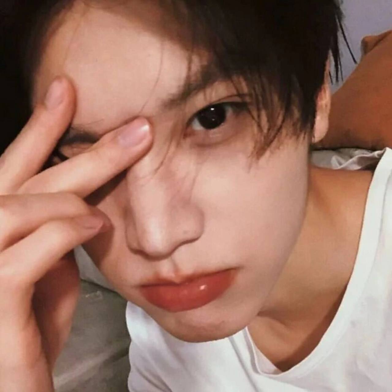 3833393434/比耶男生头像 没想到吧 消失两月 哥突然出现