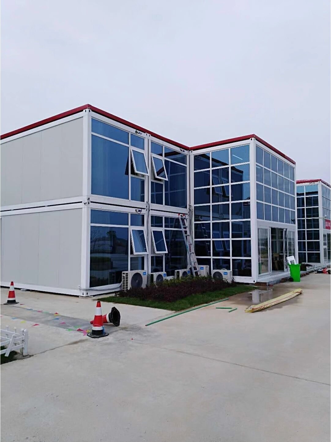 集装箱活动房活动板房项目部玻璃幕墙