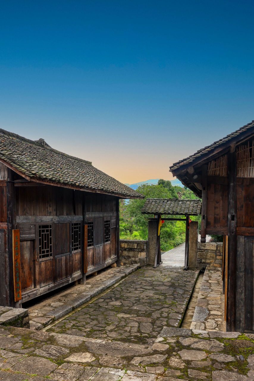 藏在山里的古村-龙潭古寨 龙潭古寨,位于贵州务川县,是一个保存完好的