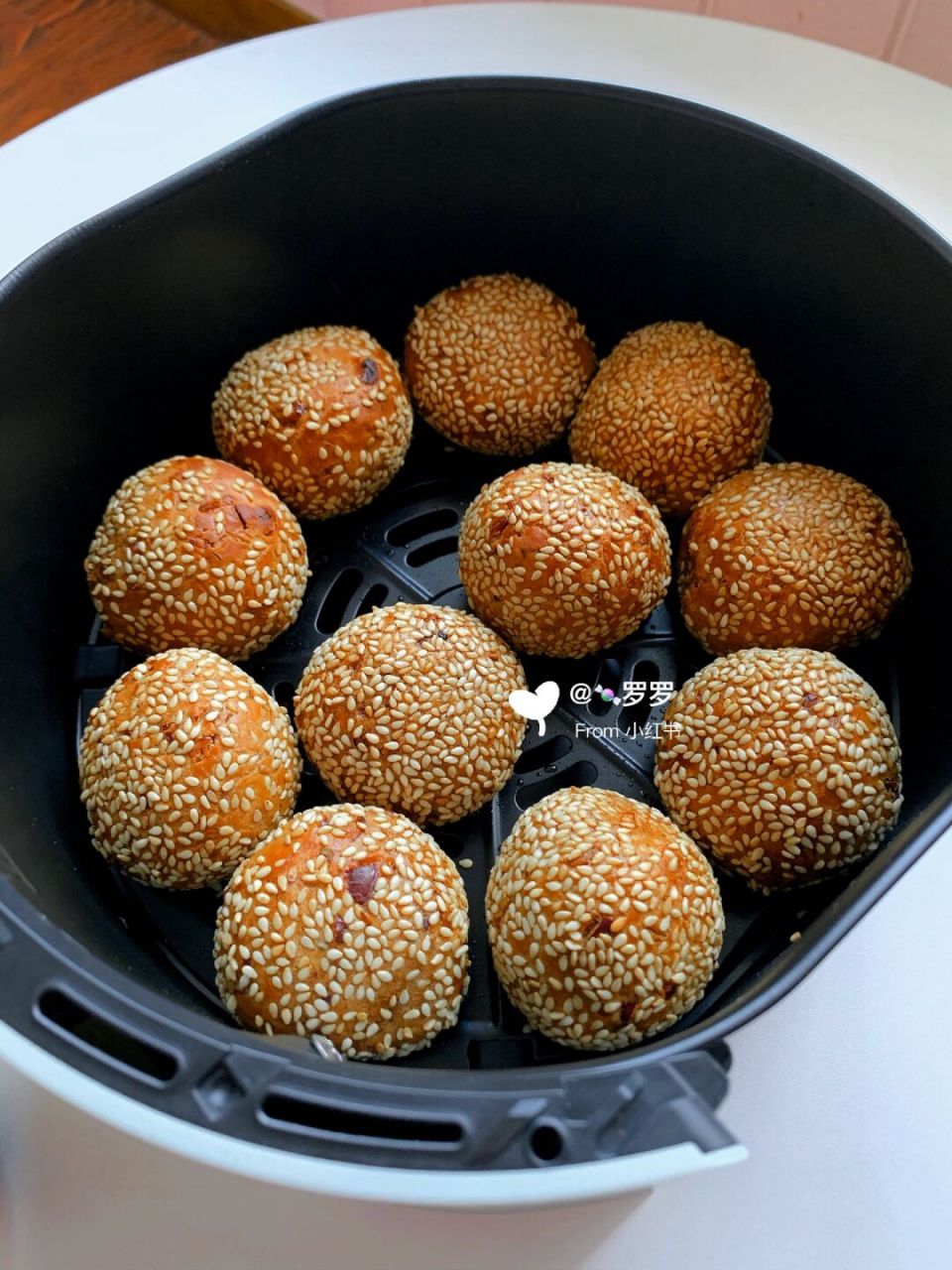 免油炸软糯香甜空气炸锅红糖红枣芝麻球,糯米球 真的巨巨好吃,外脆里