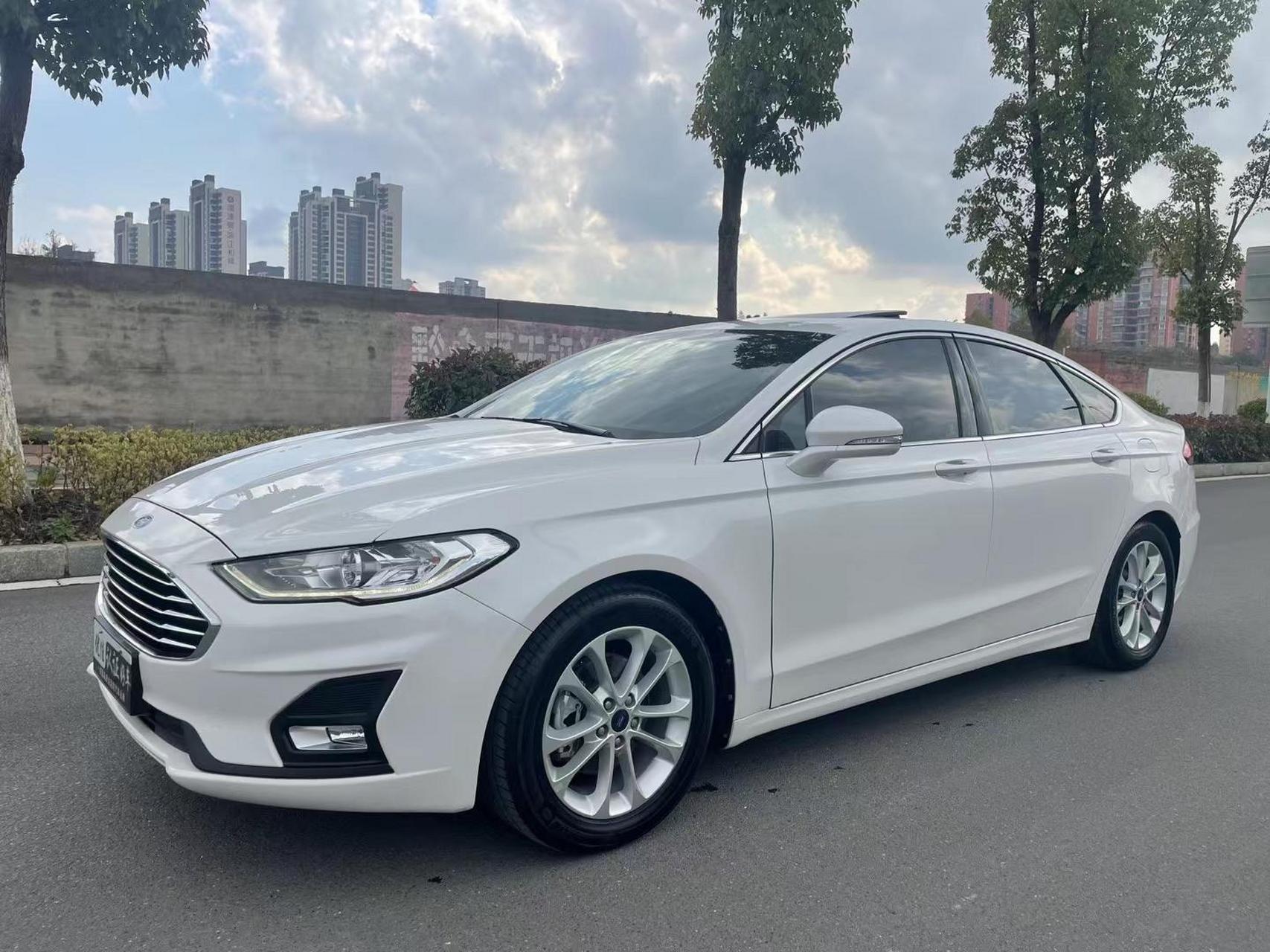 2021款 福特蒙迪欧 ecoboost 180时尚型 22年1月上牌 安全行驶了3.