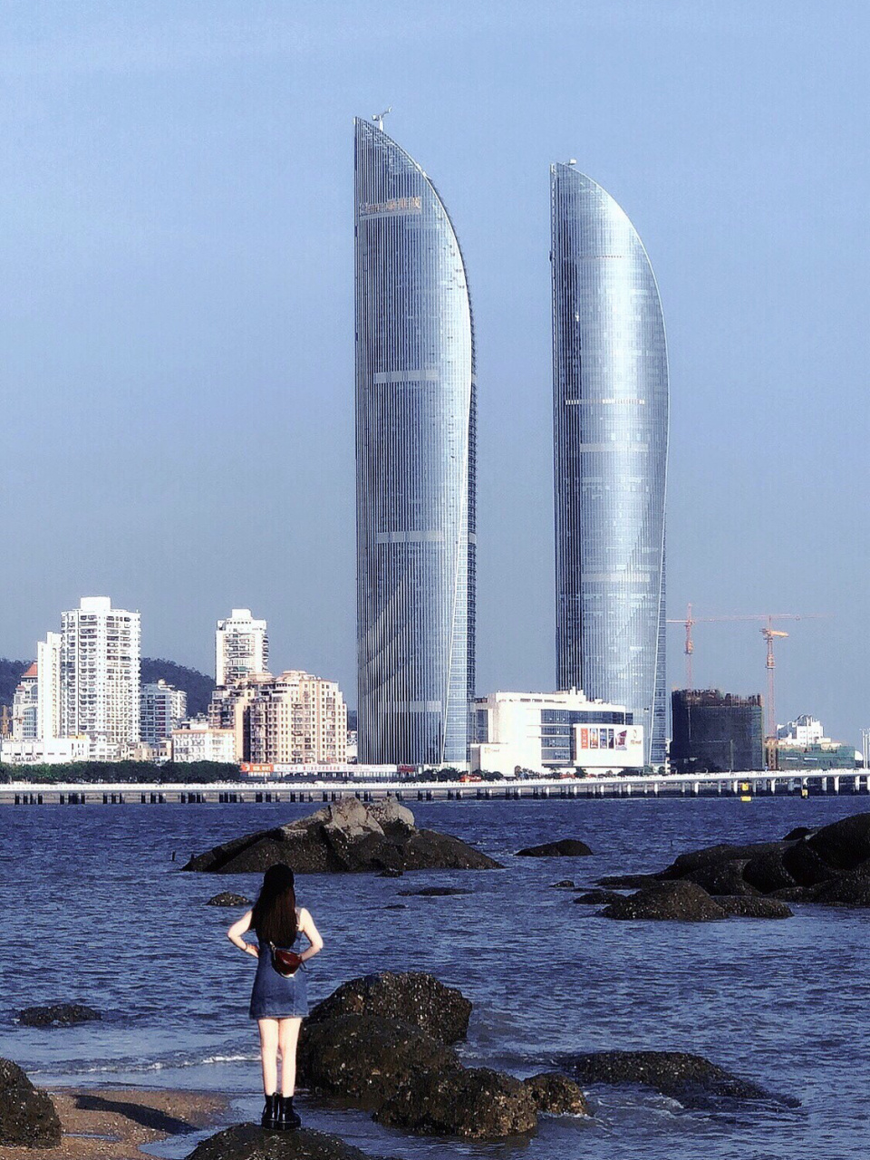 厦门双子塔最佳拍照位置 世贸双子塔拍照最近位置,随便走两步都是大片