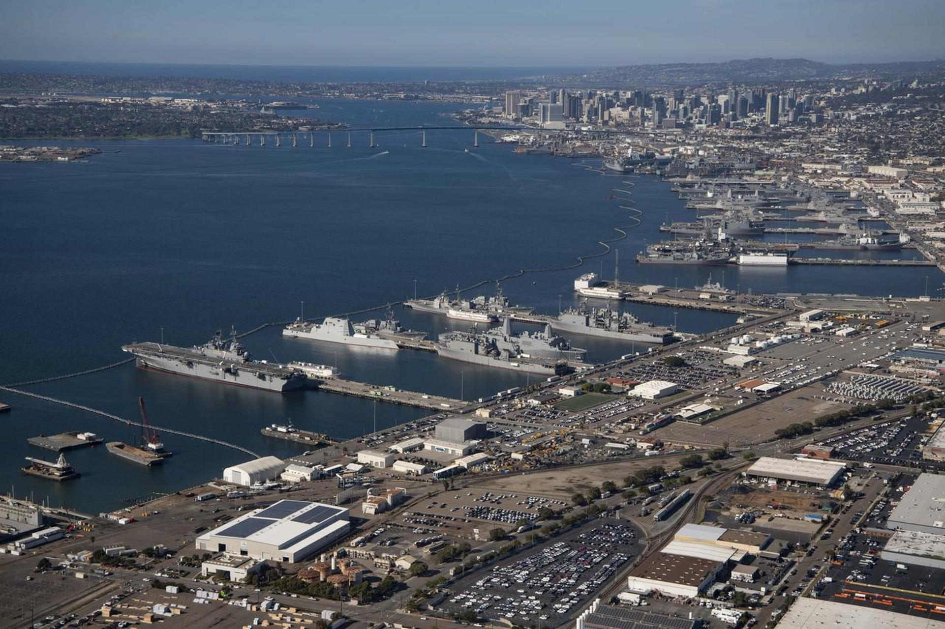 美国海军圣迭戈港图片