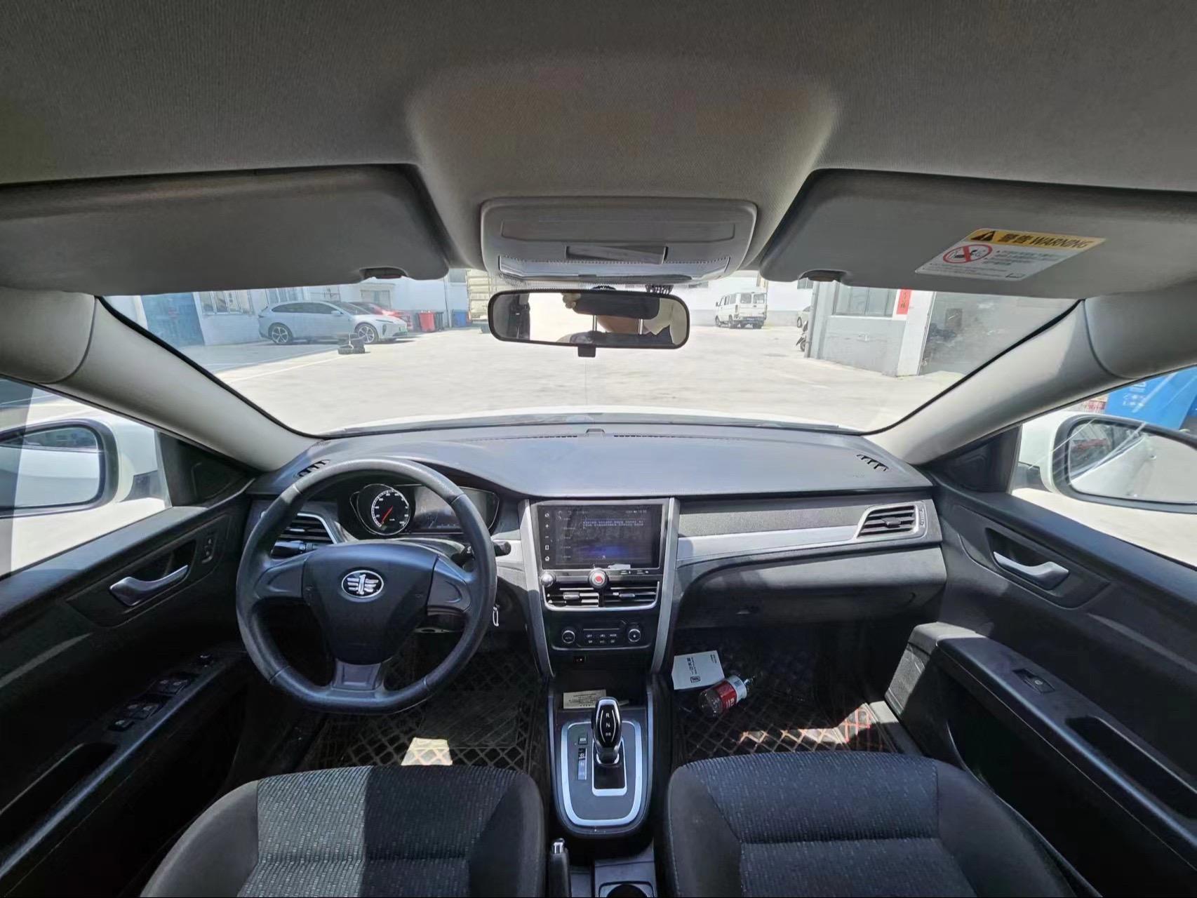 到店21年差几天上牌 奔腾b30ev400 安全行驶8万公里 原版车况