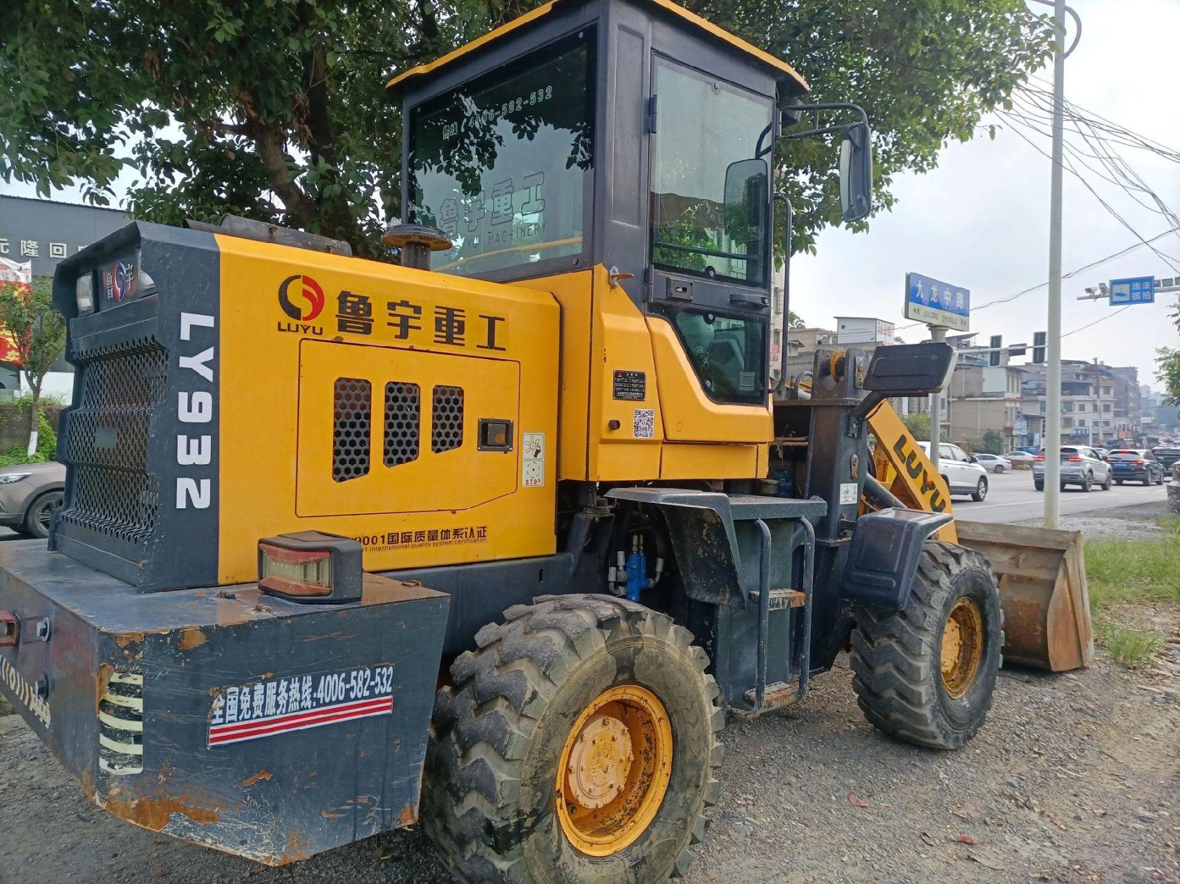 鲁宇932铲车,自动挡,汽刹,490动力带增压