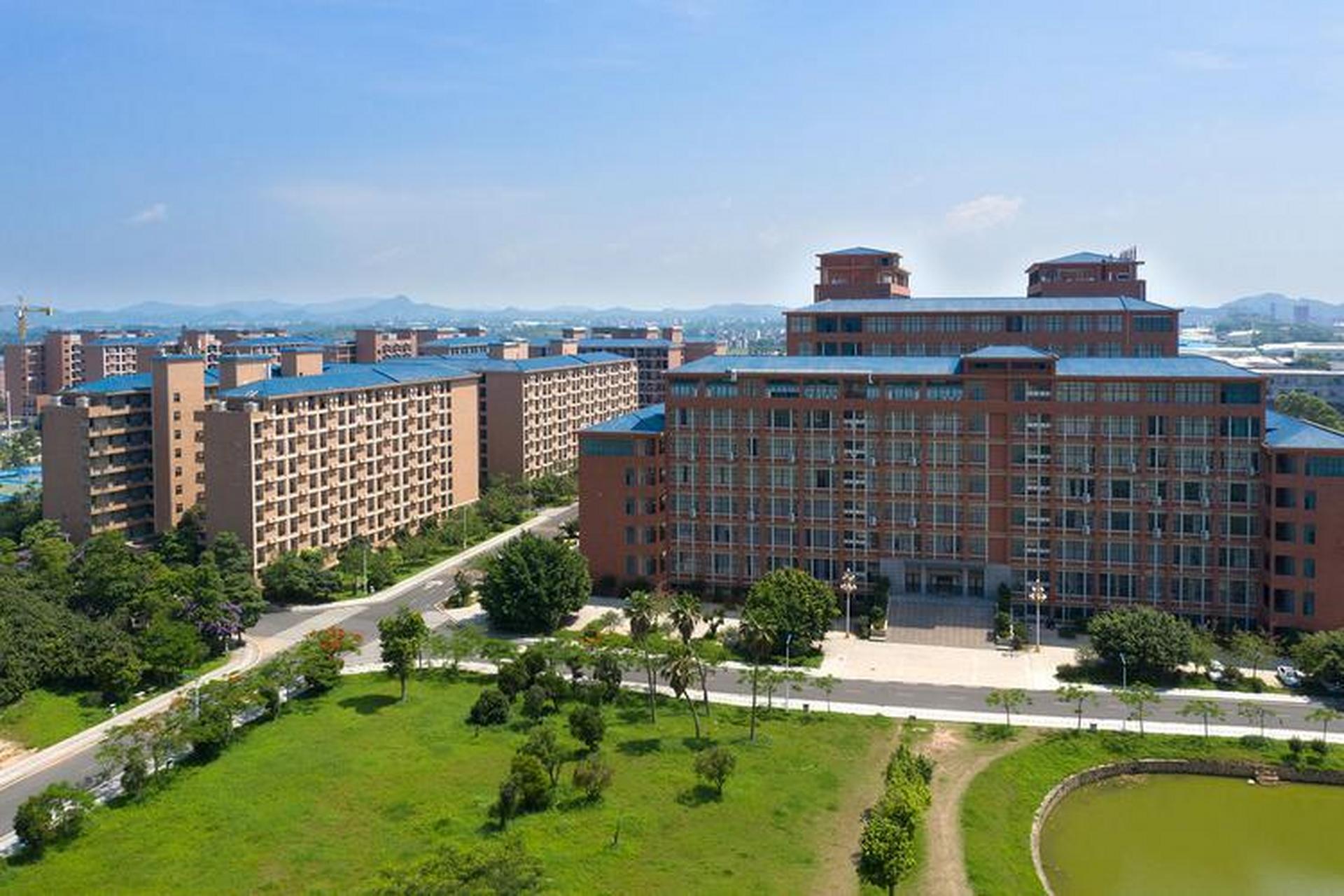 广东文理职业学院了解一下 学校介绍广东文理职业学院位于广东省湛江