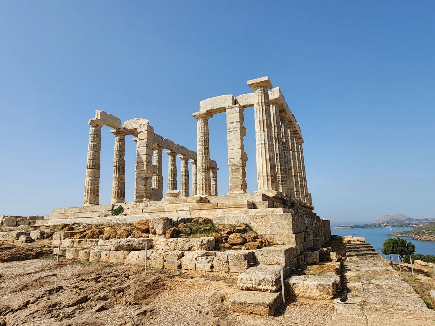 雅典阿提卡半岛波塞冬神庙 在cape sounion, 在波塞冬神庙下坡400米