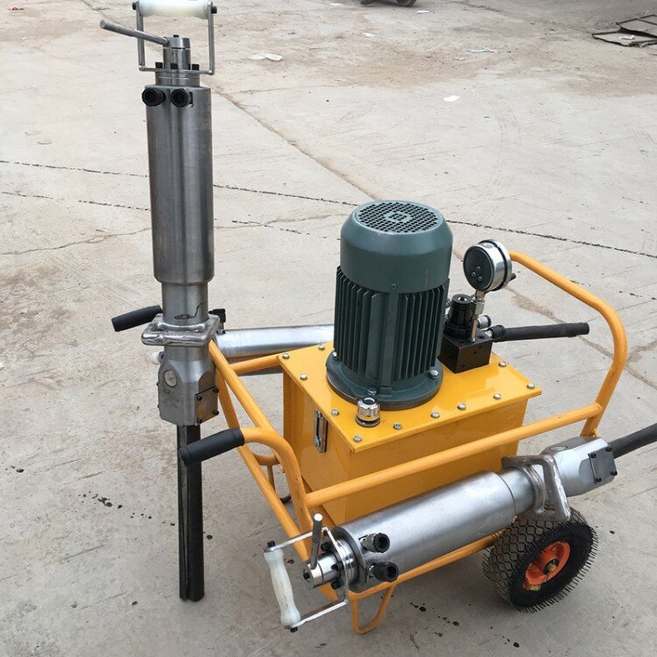 矿山开采液压劈裂机 矿山开采液压劈裂机——现代矿山开采的高效工具