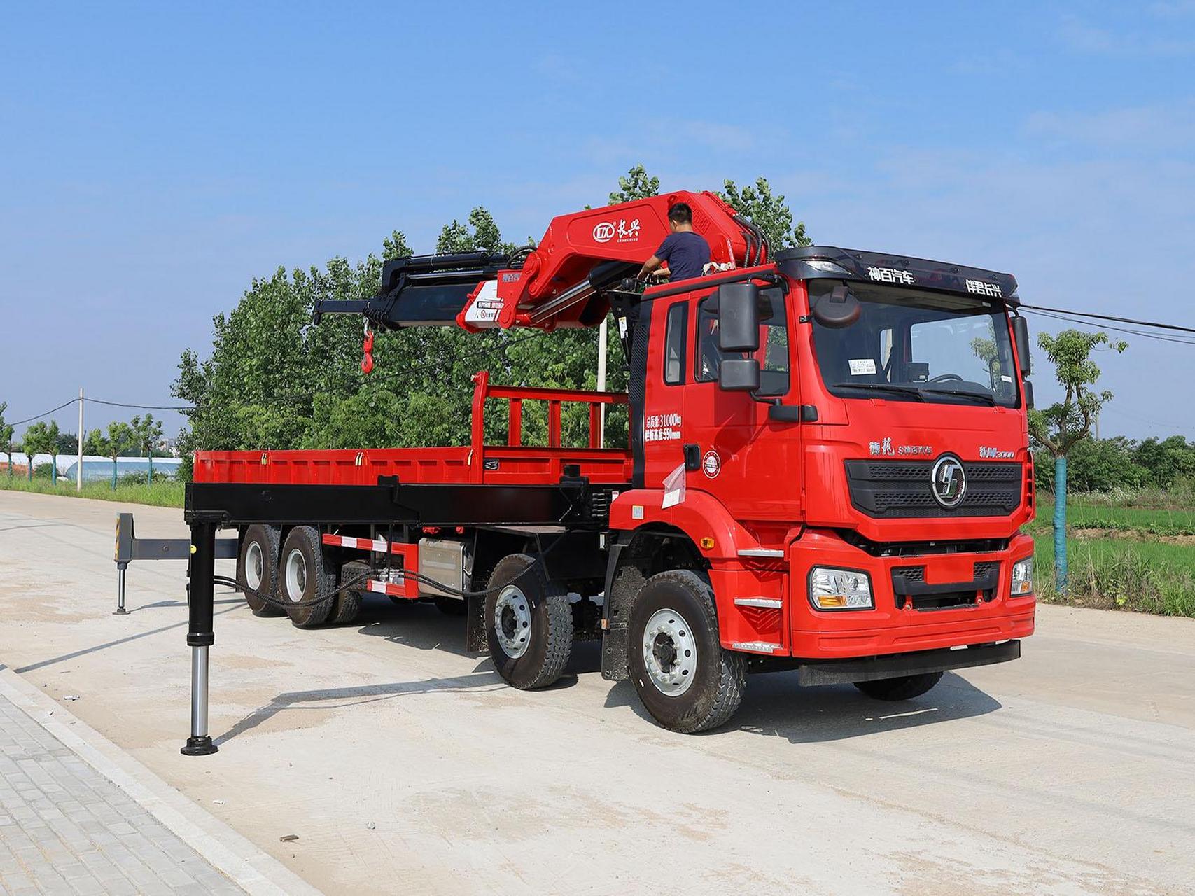 7吨,重载版陕汽德龙前四后八,潍柴350马力,货箱长度