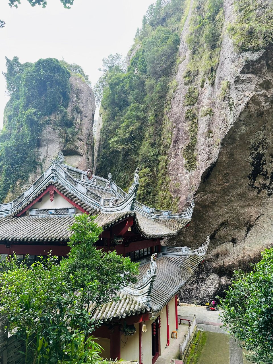 天台寒山明岩寺|一座依山而建的寺庙 99明岩古寺 门票99:5元 停车