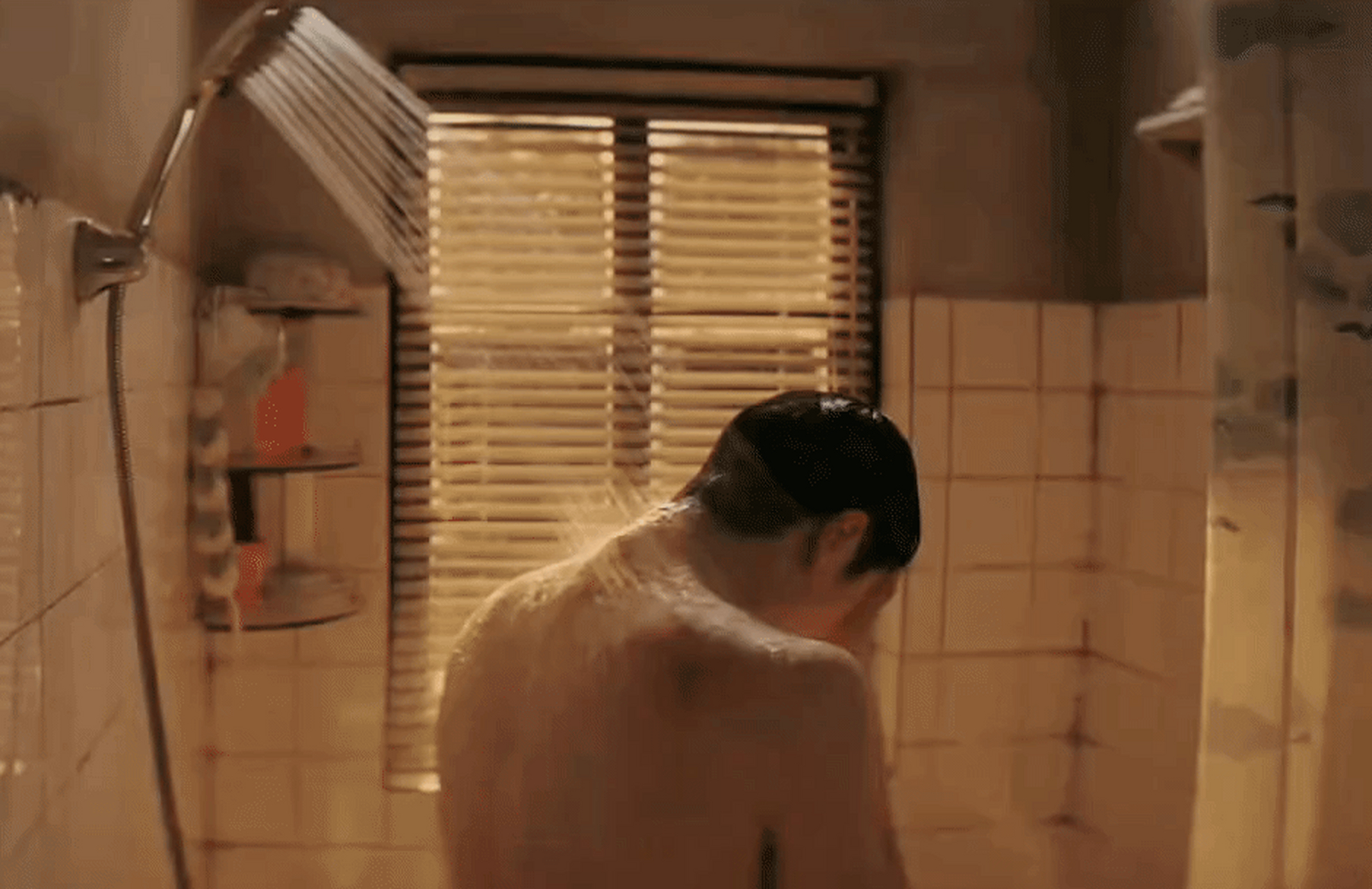 又看到了王一博洗澡镜头,让我们一起谢谢陈烁!