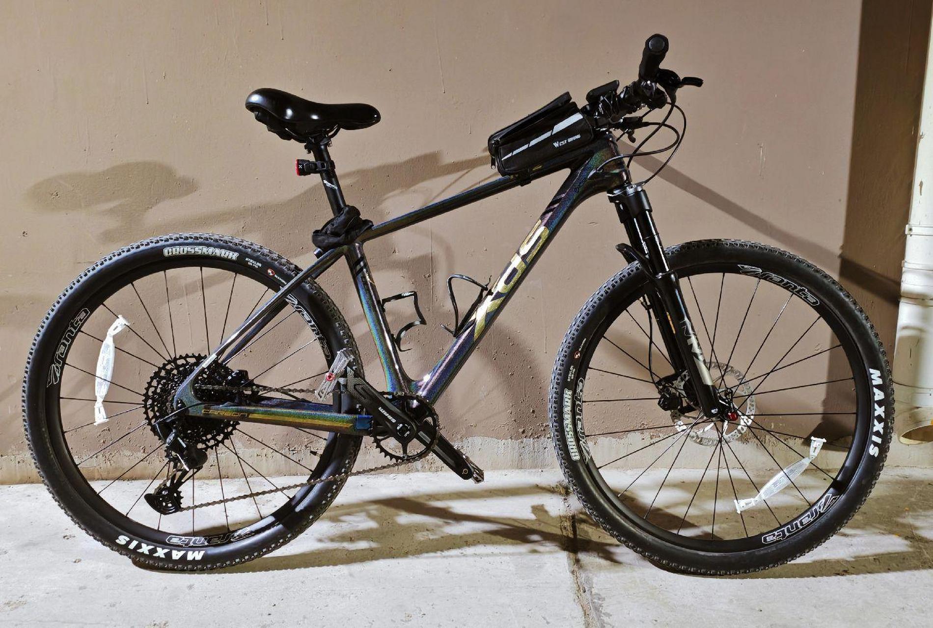 人生第一辆碳纤维山地,喜德盛山霸mt2,整车10.